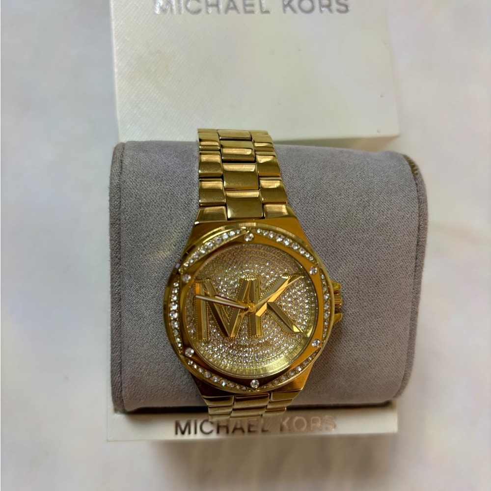 Michael Kors Gold Crystal Watch! Just purchased in December. Excellent condition - Picture 3 of 4